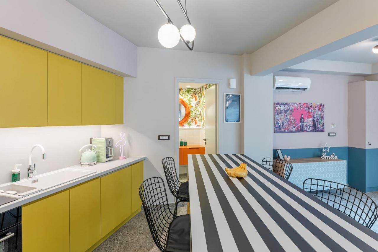 Pop Art Homm In Groovy Koukaki Lägenhet Aten Exteriör bild