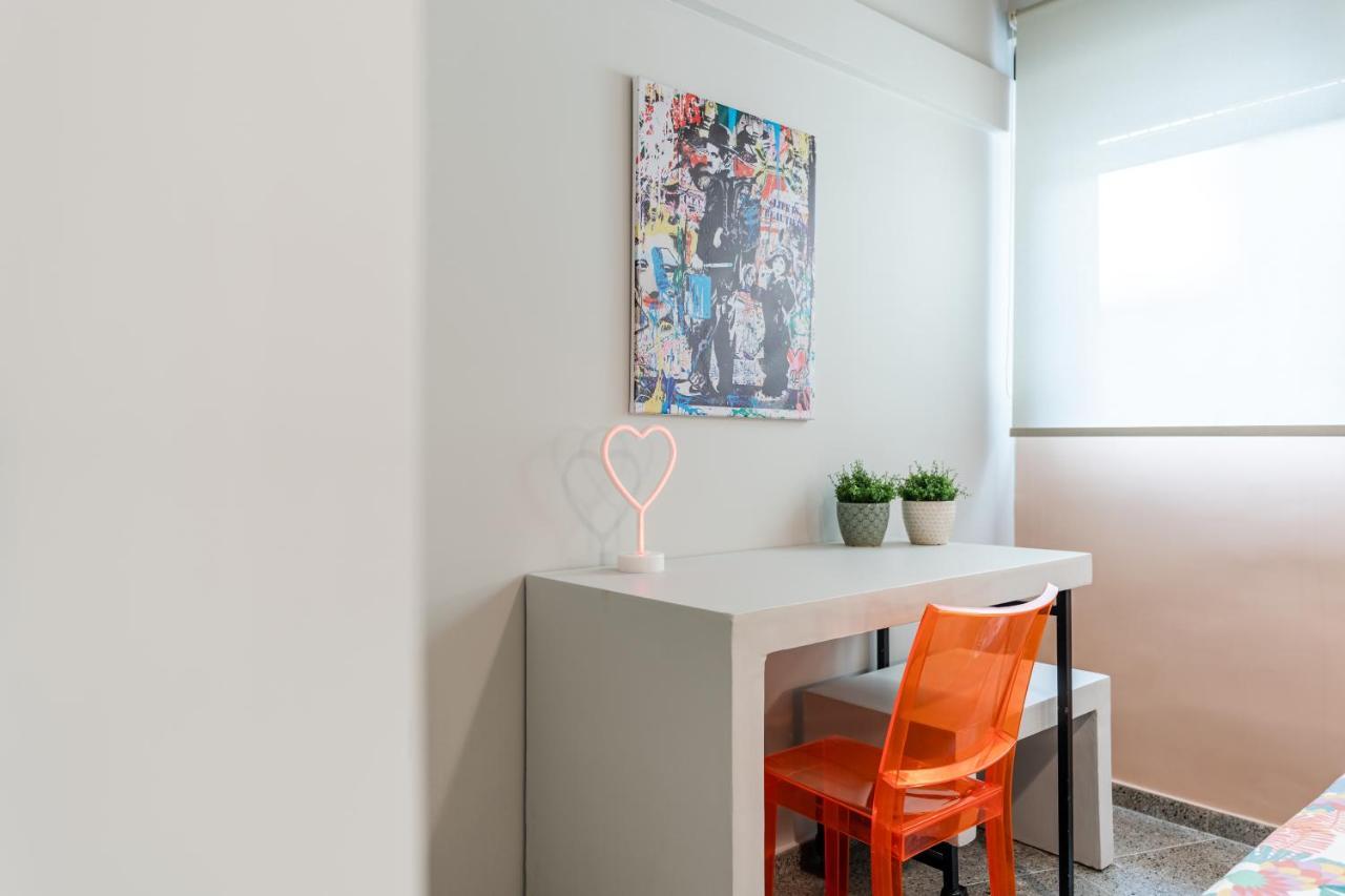 Pop Art Homm In Groovy Koukaki Lägenhet Aten Exteriör bild